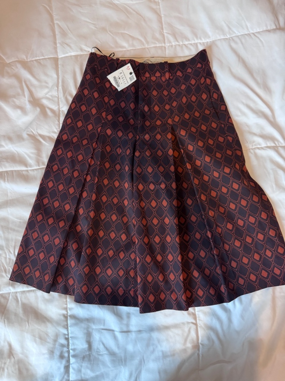 Zara Diamond-Print Skort in Black and Rust